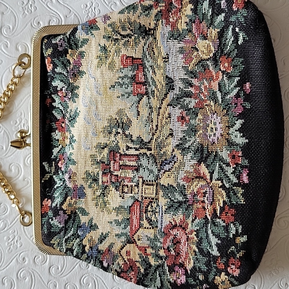 Vintage purse multi color with gold chain - Picture 3 of 12